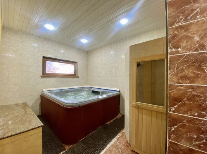 Банний Комплекс «біля м. Студенська»